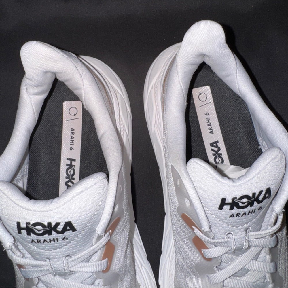 Hoka One Arahi 6 Women’s Size 9.5 B Cloud/Rose Gold– Gently Used - Picture 4 of 7